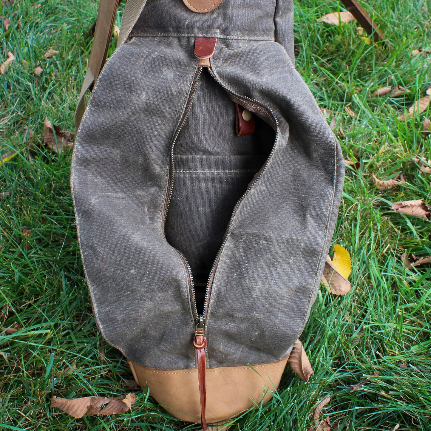 Field Tan Waxed Duck/Tan/NuBuck Leather Trim  Sunday Golf Bag