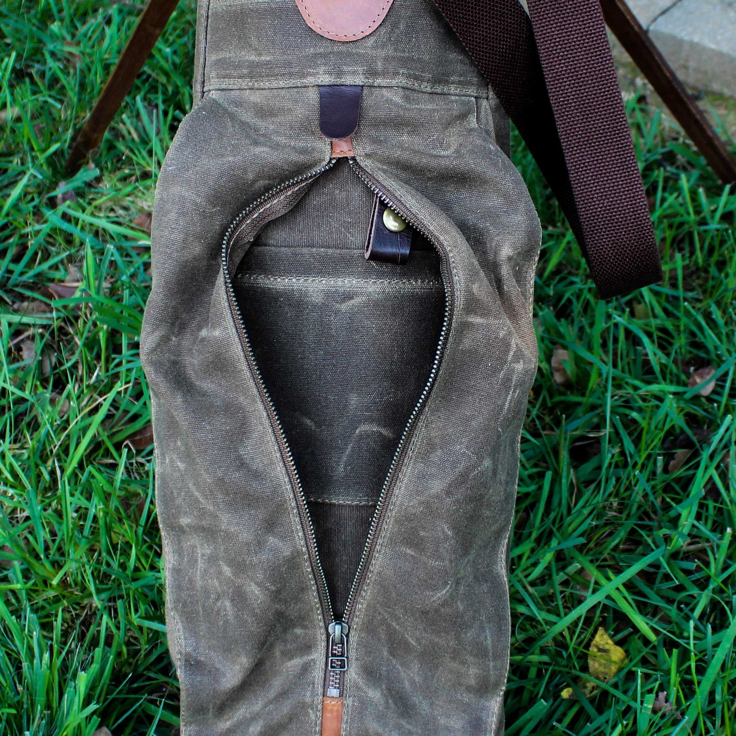 Field Tan Waxed Duck/Brown/Bison Leather Trim Sunday Golf Bag