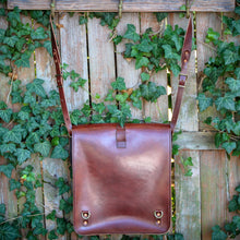 Load image into Gallery viewer, Daveiss Back Pack &amp; Cross Body Satchel - Thoroughbred